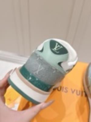wholesale quality men's louis vuitton run way sneakers model no. 814
